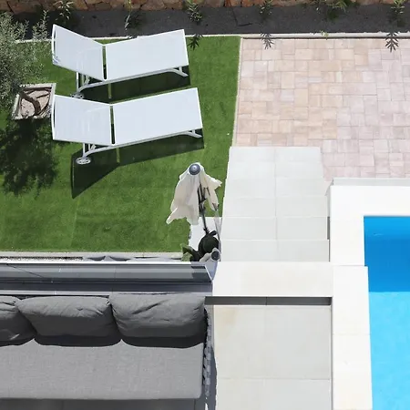 Terra Sun With Private Pool Or Jacuzzi * Njivice